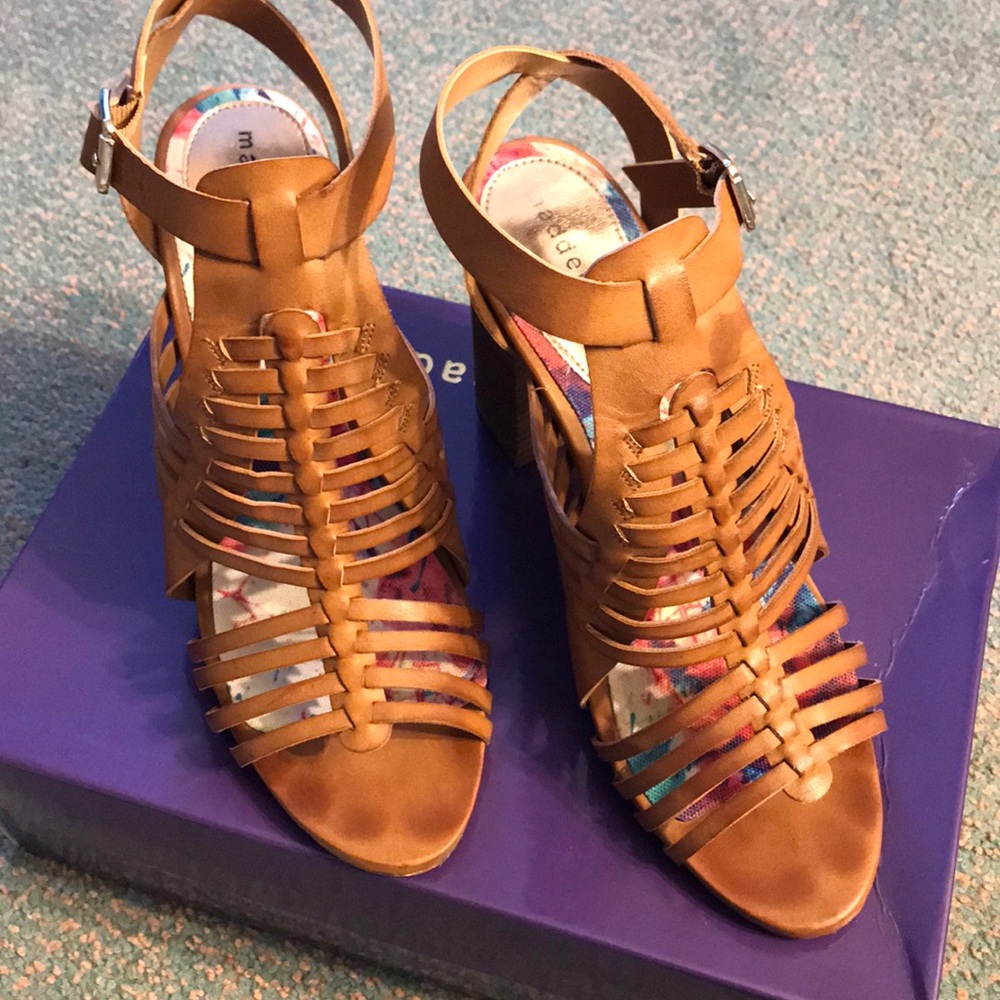 Shoes - Picture 3 of 5